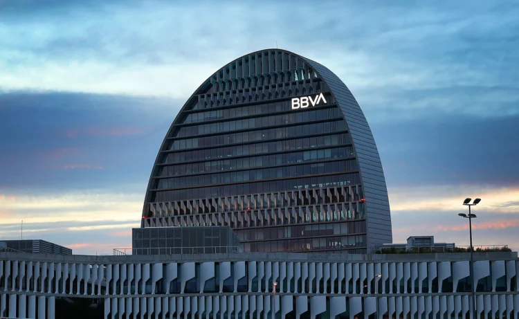 Spanish BBVA Simple 117M: A Comprehensive Analysis of a Prominent